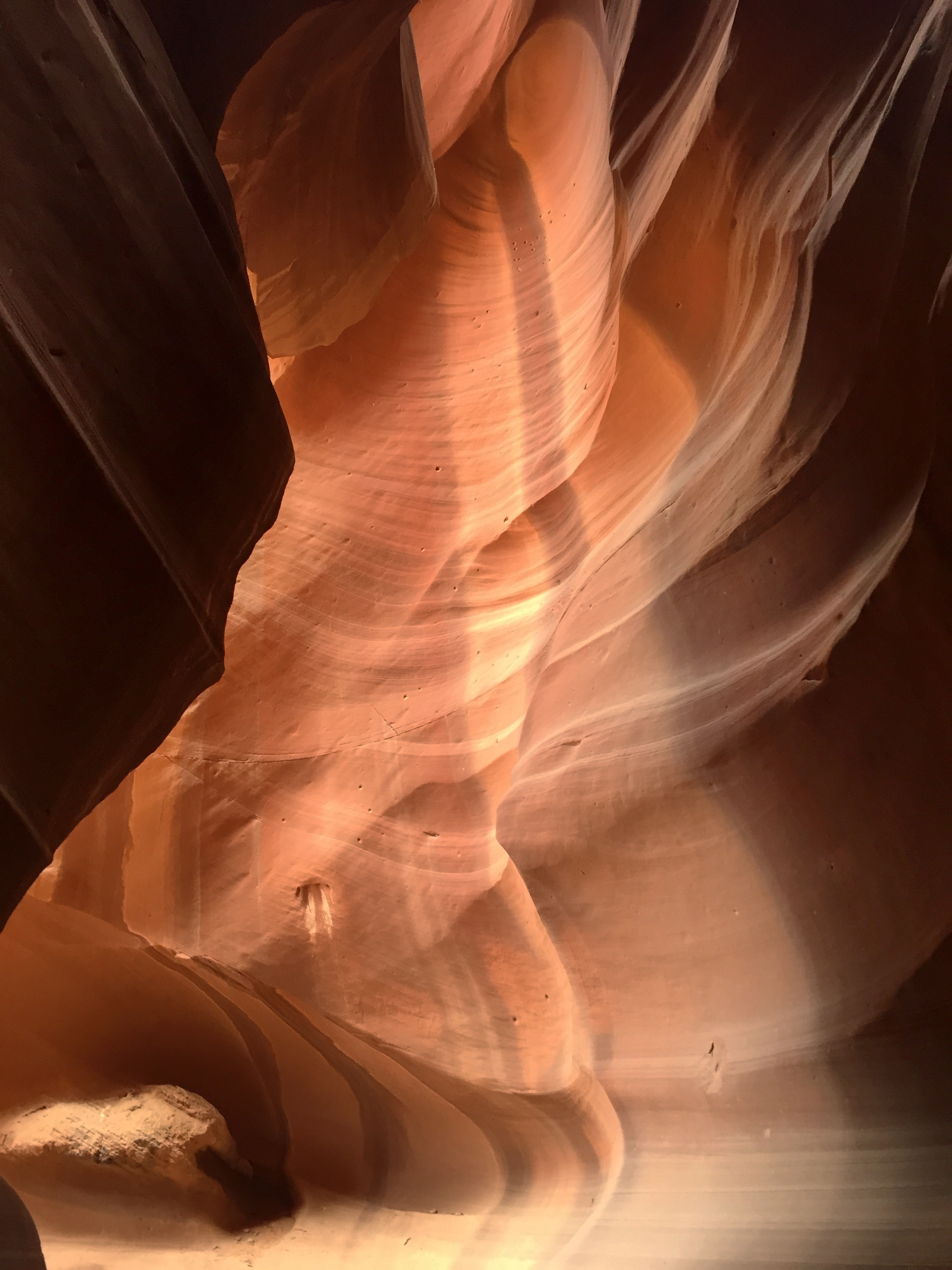Photo by Laura McCumber  |  Sun shines through Antelope Canyon