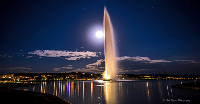 A full moon illuminates the night sky over the Fountain Hills fountain. | Rob Mains / Courtesy of International Dark-Sky Association