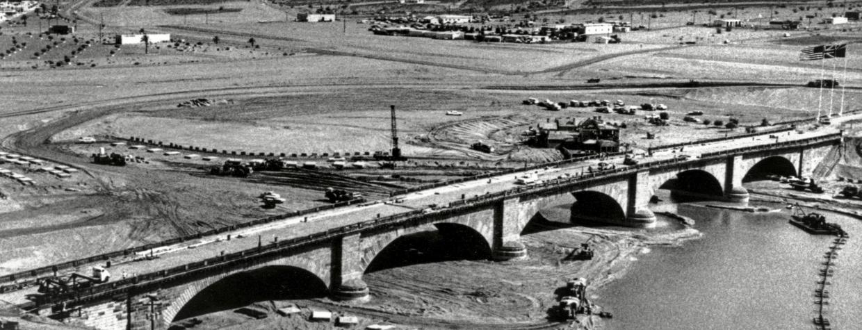 London Bridge in Lake Havasu City in 1971