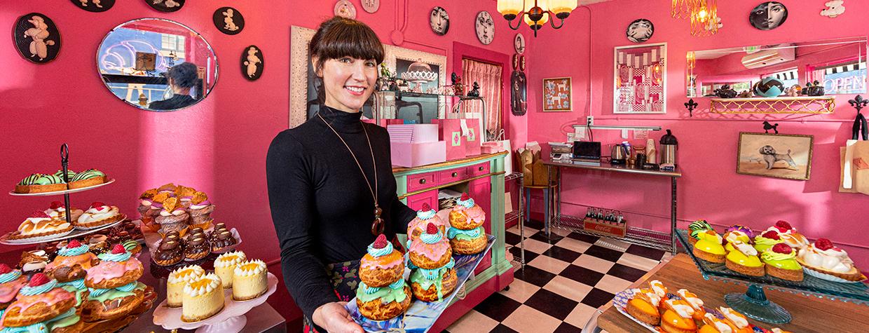 4 023 photos et images de Cake Shop - Getty Images