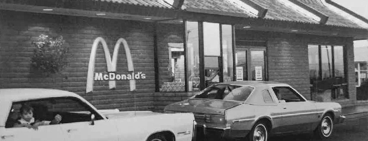 Sierra Vista’s groundbreaking McDonald’s drive-thru is shown shortly after it opened in 1975. COURTESY OF LEANN RICHARDS