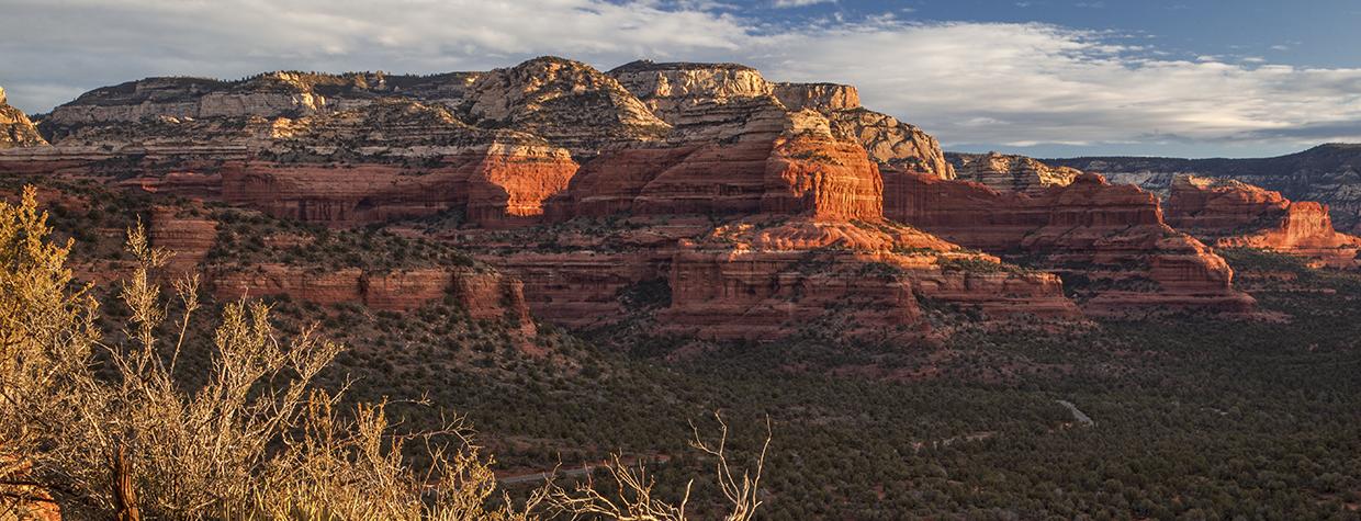 The Doe Mountain Trail offers an expansive and colorful view of the Red Rock-Secret Mountain Wilderness. | Laurence Parent