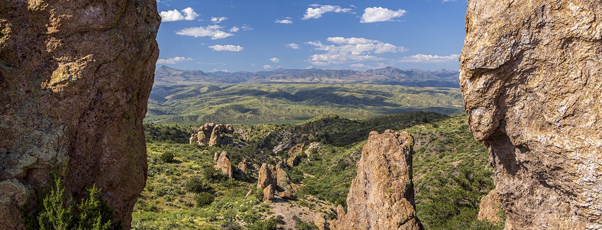 Flanked at times by stone buttes, Klondyke Road begins northwest of Safford and passes through the ghost town of Klondyke. | Jeff Maltzman