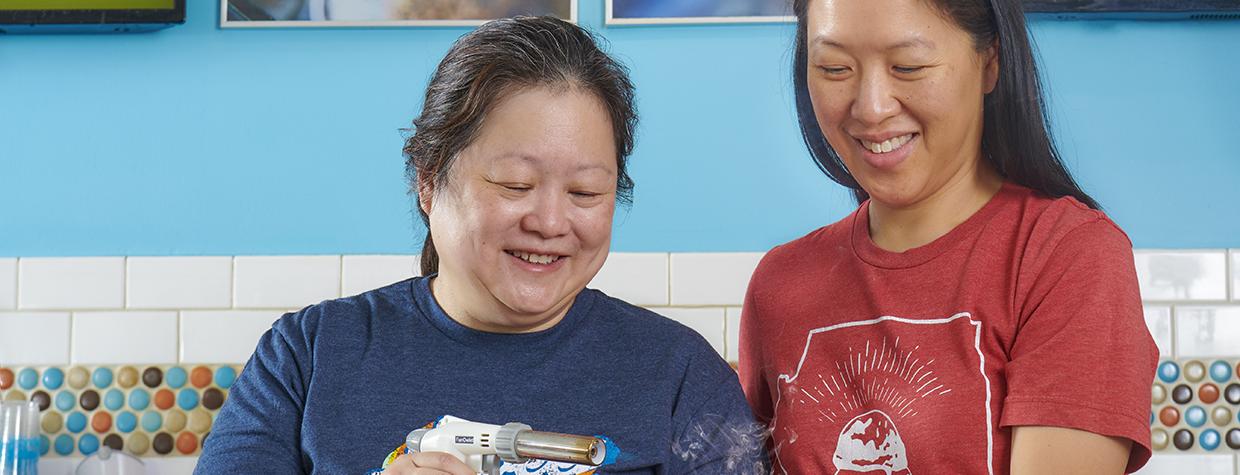 Jan Wichayanuparp (left) and Helen Yung serve up sweet treats at Sweet Republic. | Rob Ballard