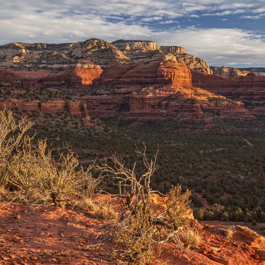 The Doe Mountain Trail offers an expansive and colorful view of the Red Rock-Secret Mountain Wilderness. | Laurence Parent