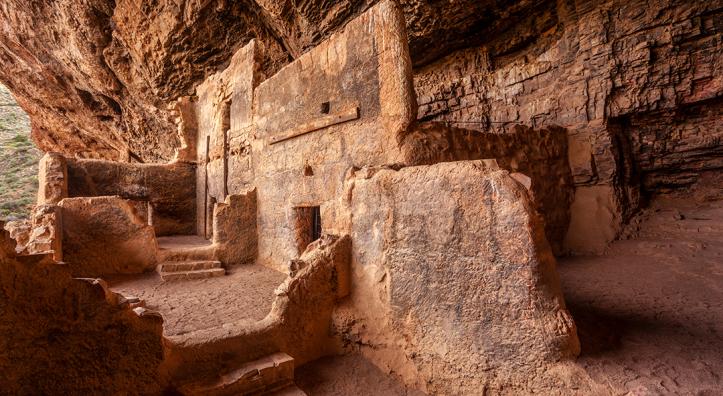 RIGHT: The Lower Cliff Dwelling at Tonto National Monument is the ruin most accessible to visitors. | Laurence Parent