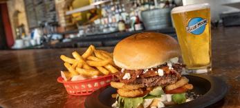 0221_Dining_Gs_Burgers.jpg