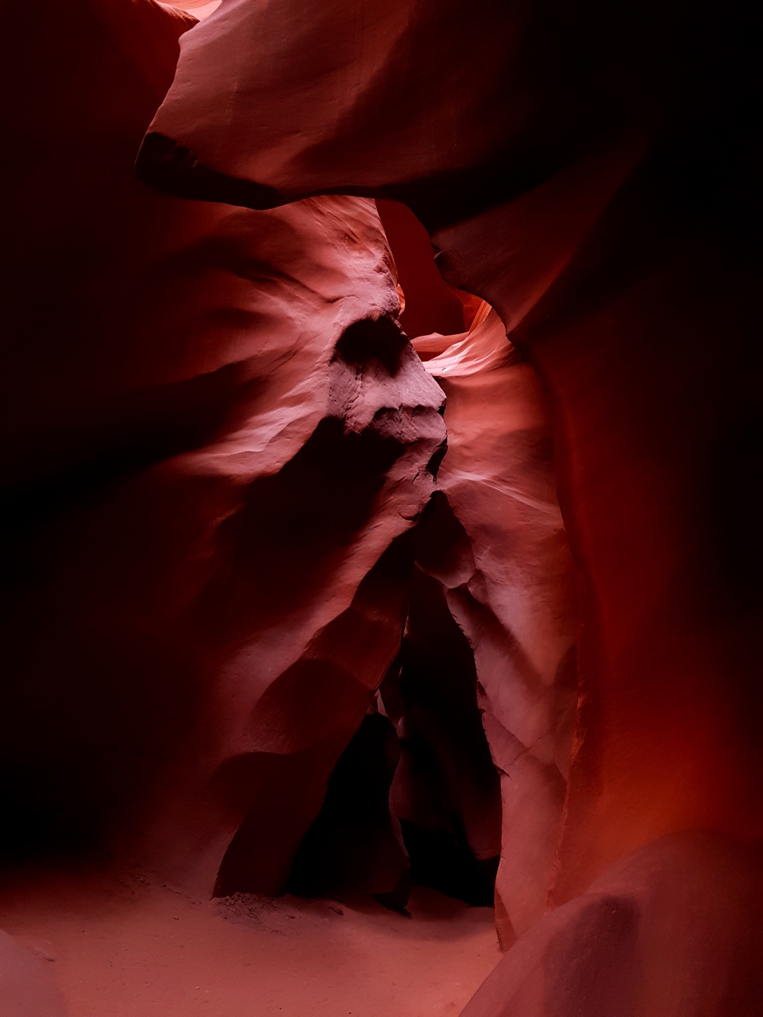 Photo by Roah Choi  |  A face of a lion is able to be seen in the wall in this breathtaking image of Antelope Canyon